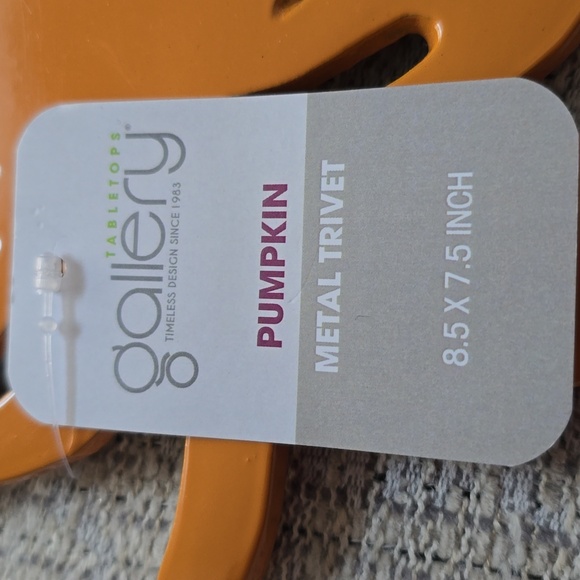 TABLETOPS GALLERY BRAND ORANGE PUMPKIN METAL TRIVET - Picture 6 of 8